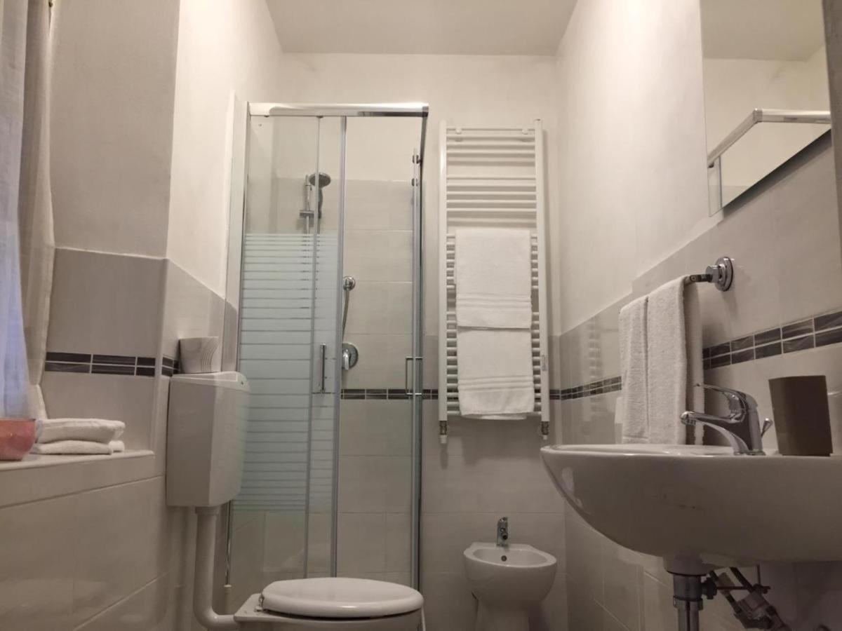 Affitti Only Sleep Bagno Privato Apartment Parma Luaran gambar